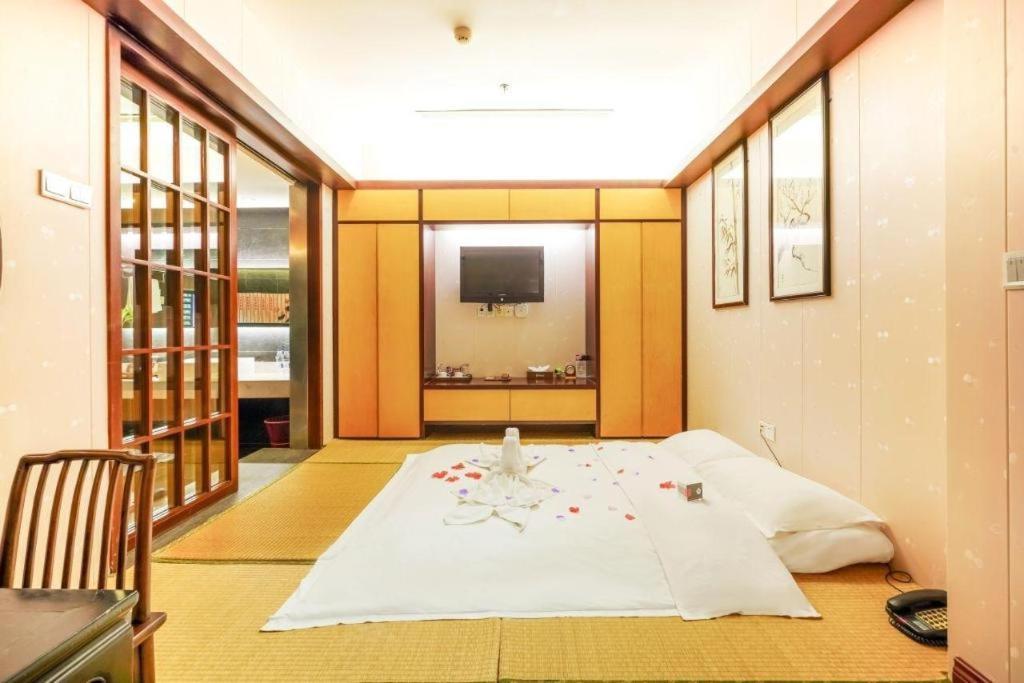 Suzhou Phoenix Hotspring Resort Zhangjiagang Ngoại thất bức ảnh