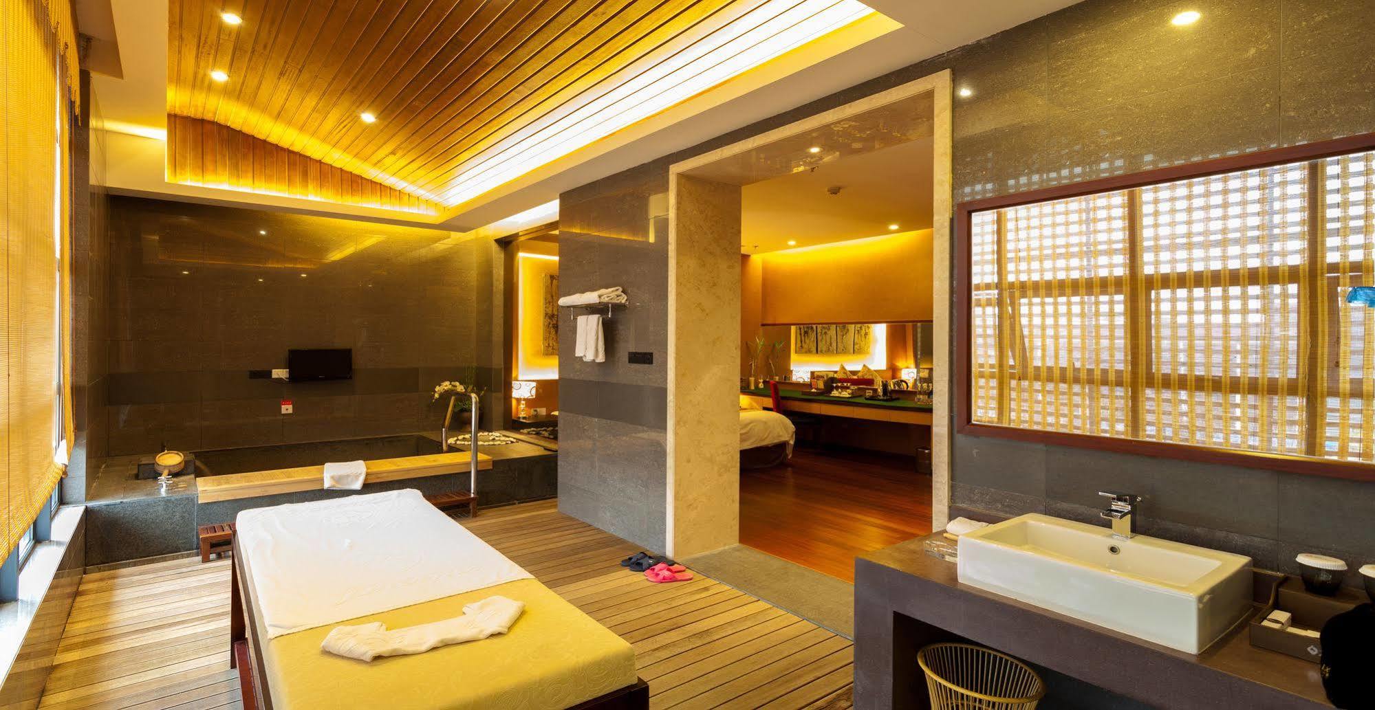 Suzhou Phoenix Hotspring Resort Zhangjiagang Ngoại thất bức ảnh